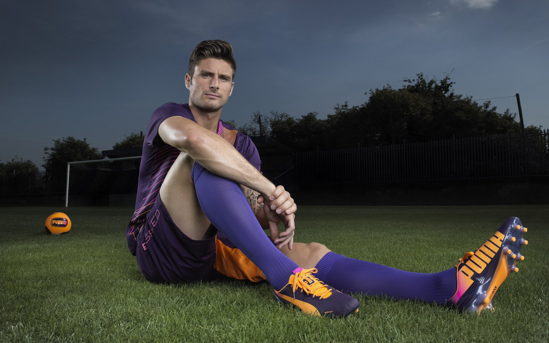 球队是否应优先弥补中场还是锋线短板决定战绩变化，球队中哪个位置最重要