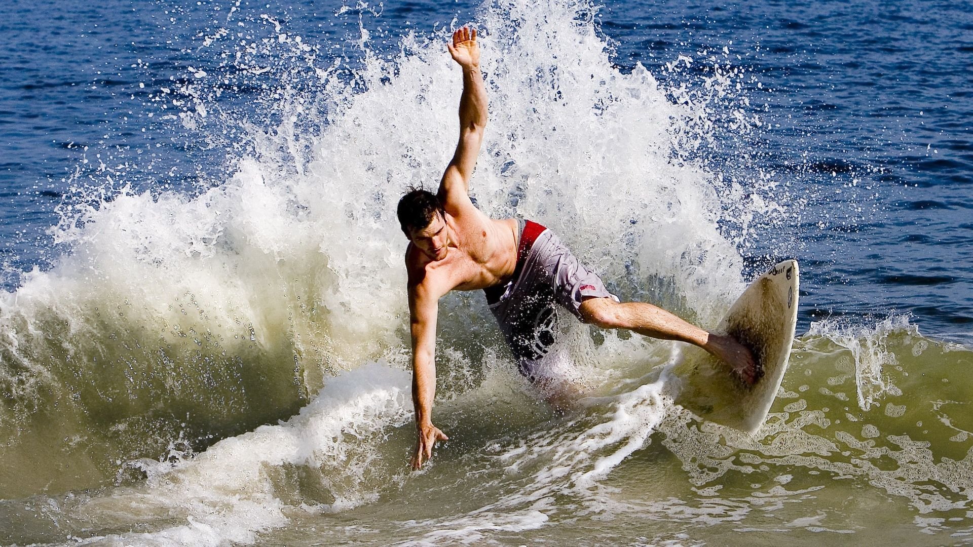 “诺克·达维德·彼得森：南非队攻守平衡的关键人物”